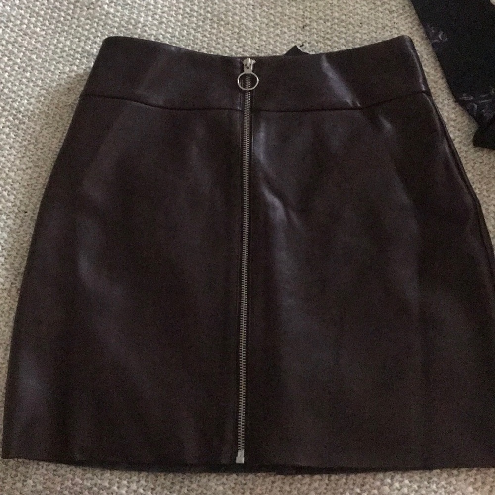 Leather skirt with zip